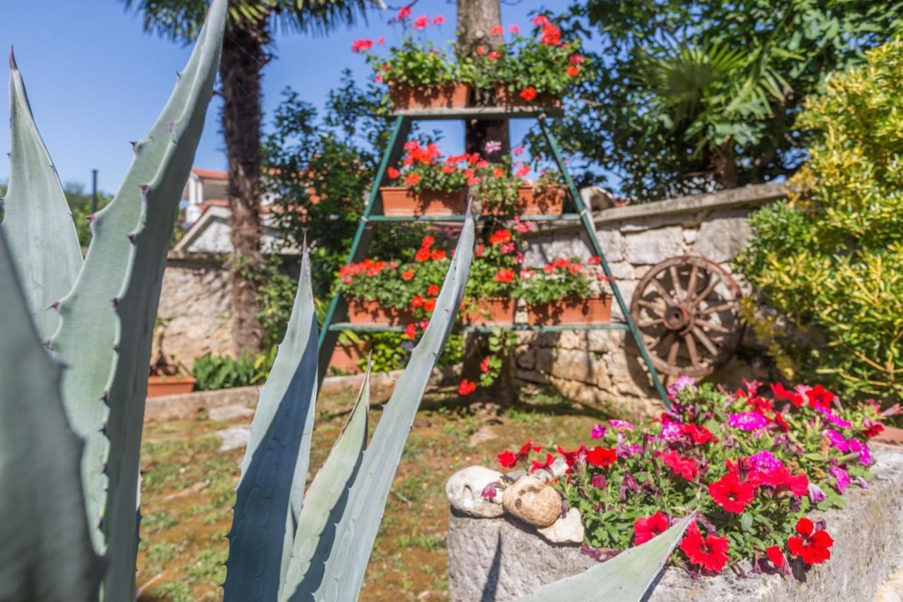 Anamarija Apartments Near The Beach And The Fantastic Adria Sea With Over 10 Small Islands Close By Funtana Zewnętrze zdjęcie