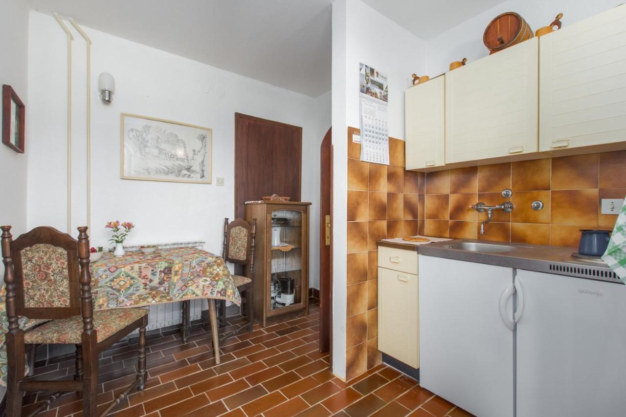 Anamarija Apartments Near The Beach And The Fantastic Adria Sea With Over 10 Small Islands Close By Funtana Zewnętrze zdjęcie