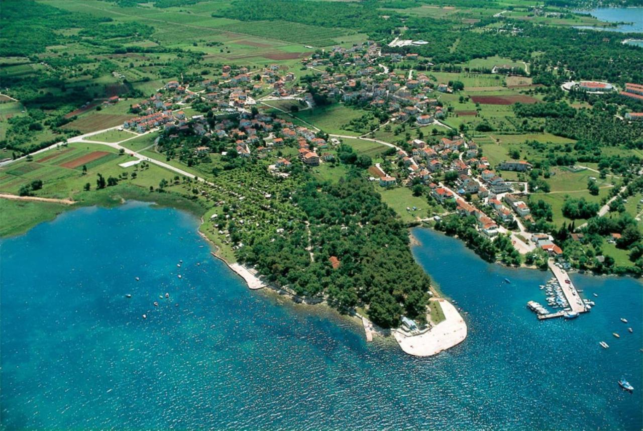 Anamarija Apartments Near The Beach And The Fantastic Adria Sea With Over 10 Small Islands Close By Funtana Zewnętrze zdjęcie